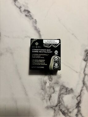 Viori Hidden Waterfall Conditioner Bar - Black (Musk Scent)